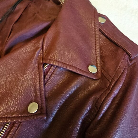 Red leather jacket - Picture 7 of 10